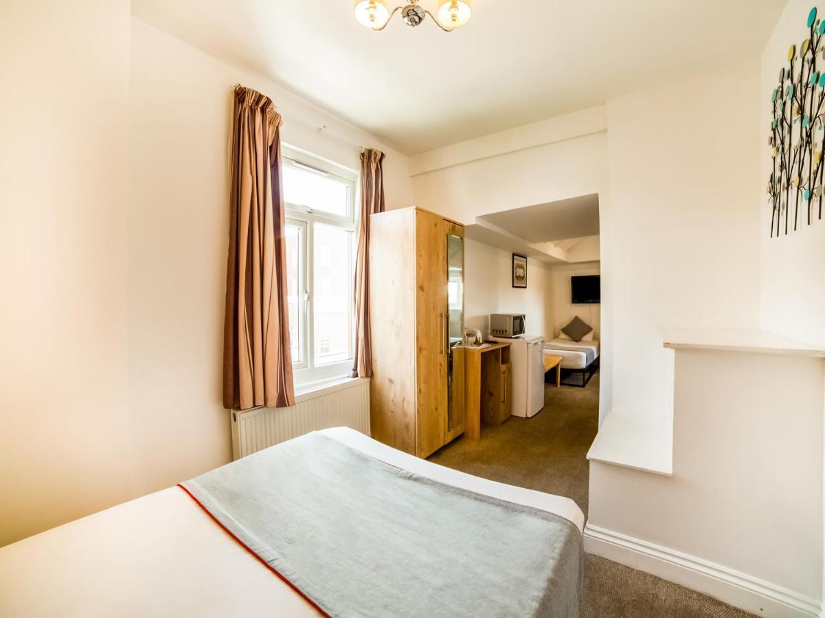 Oyo Tamtam Acton Hotel London Exterior photo