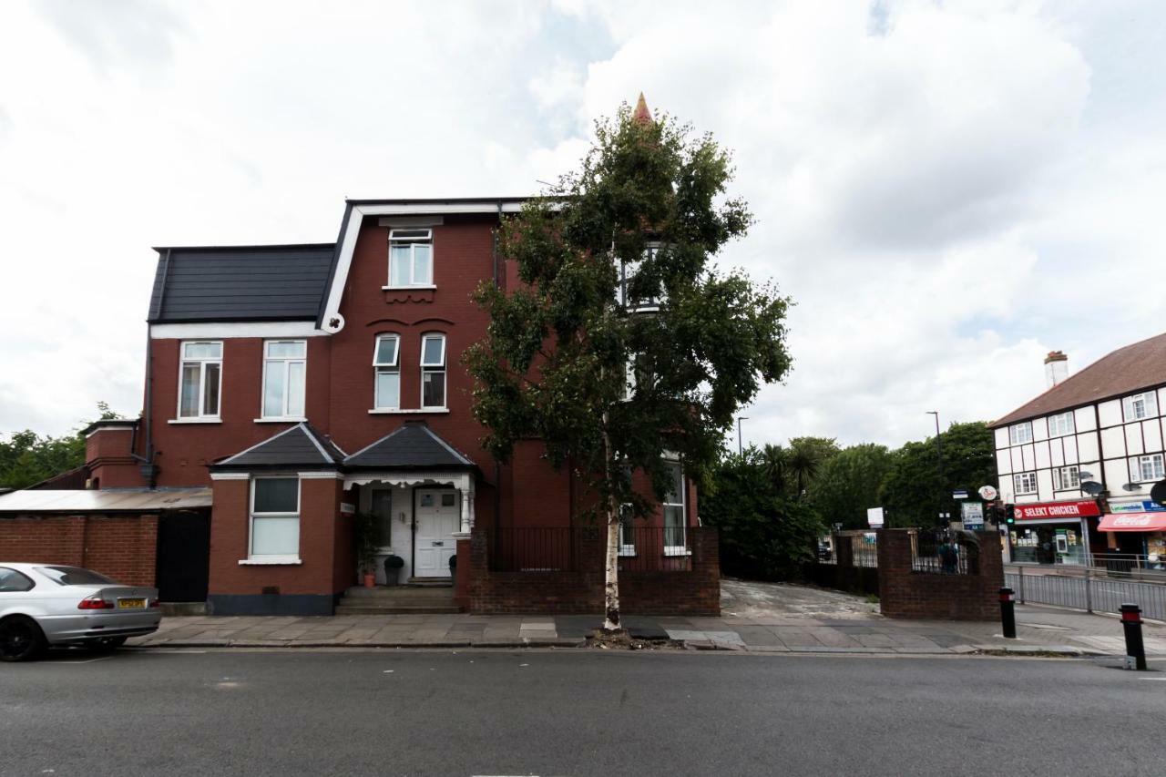 Oyo Tamtam Acton Hotel London Exterior photo