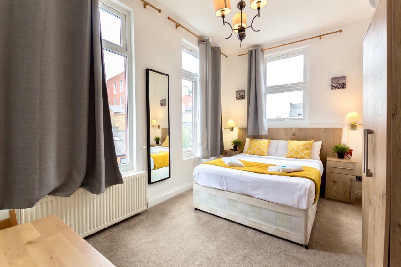 Oyo Tamtam Acton Hotel London Exterior photo