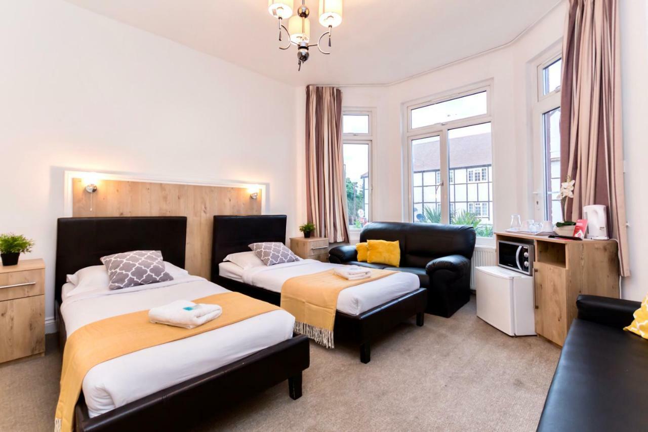 Oyo Tamtam Acton Hotel London Exterior photo