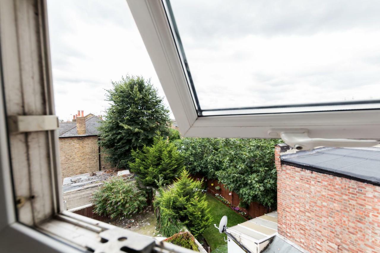 Oyo Tamtam Acton Hotel London Exterior photo