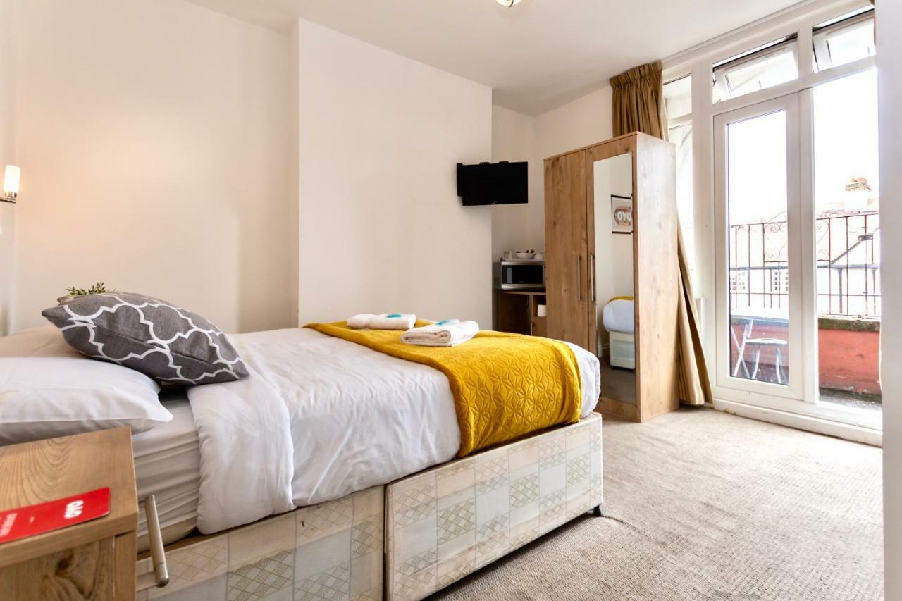 Oyo Tamtam Acton Hotel London Exterior photo